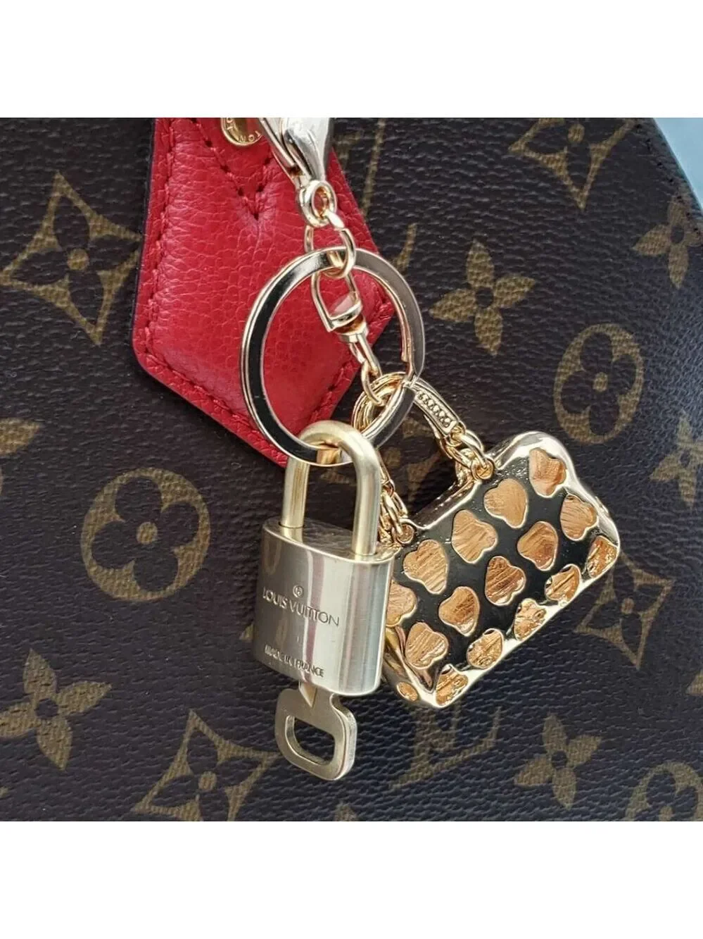 Authentic Louis Vuitton Gold Padlock & Key 🔒 LV Bag Charm w/ Unbranded Keychain